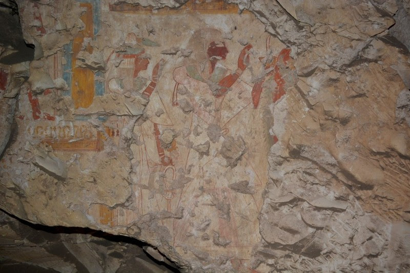 Pintura del escriba real Khonsu, a la izquierda, se muestra con su esposa en su tumba en Luxor, Egipto. Pintura del escriba real Khonsu, a la izquierda, se muestra con su esposa en su tumba en Luxor, Egipto.