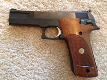Smith and Wesson Model 422.png