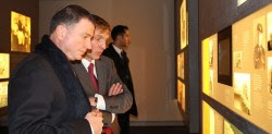 Speaker Edelstein views Holocaust-themed exhibit at the Knesset
