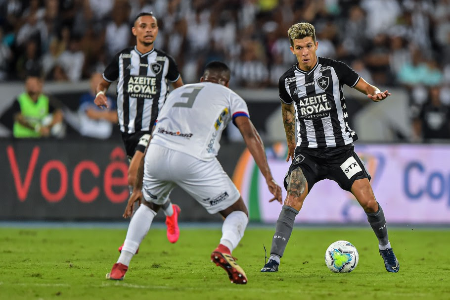 Botafogo e Paraná deram o pontapé inicial na terceira fase da Copa do Brasil 2020