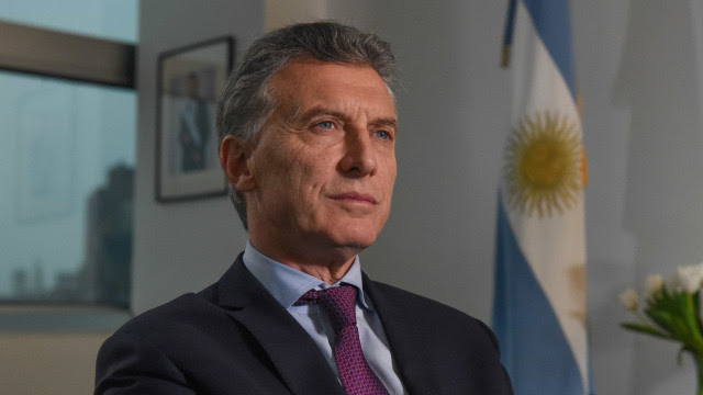 Macri faz pronunciamento para acalmar mercados e alfineta Fernández