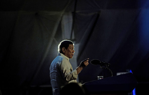 Rodrigo Duterte en una imagen de 2017. Recientemente declaró que la Corte Penal Internacional, que investiga su papel en la guerra contra las drogas “está siendo utilizada como un arma política en las Filipinas”.