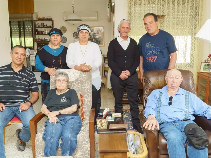חנק'ה הלפרין, אחות במרפאת קיבוץ ברעם בזמן אסון רביבים, יוסק'ה הרמן, רב"ש קיבוץ ברעם בעת הפיגוע, שמעון ביטון, ניצה דיין, שולה קדוש, ישראל פרץ ויוסי פרץ פצועי אסון אביבים. (מערכת וואלה! NEWS , אנצ'ו)
