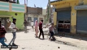 India: Muslims throw stones at Hindu shops, beat Hindu shopkeeper during Islamic procession
