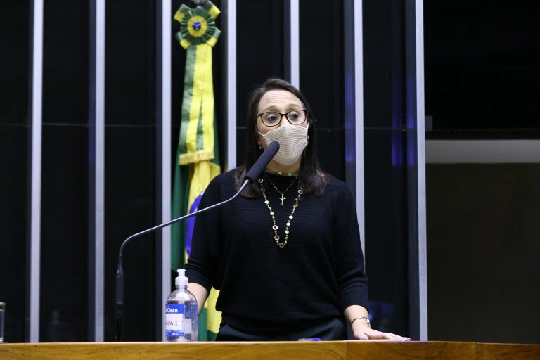 Discussão e votação de propostas. Dep. Renata AbreuPODE - SP
