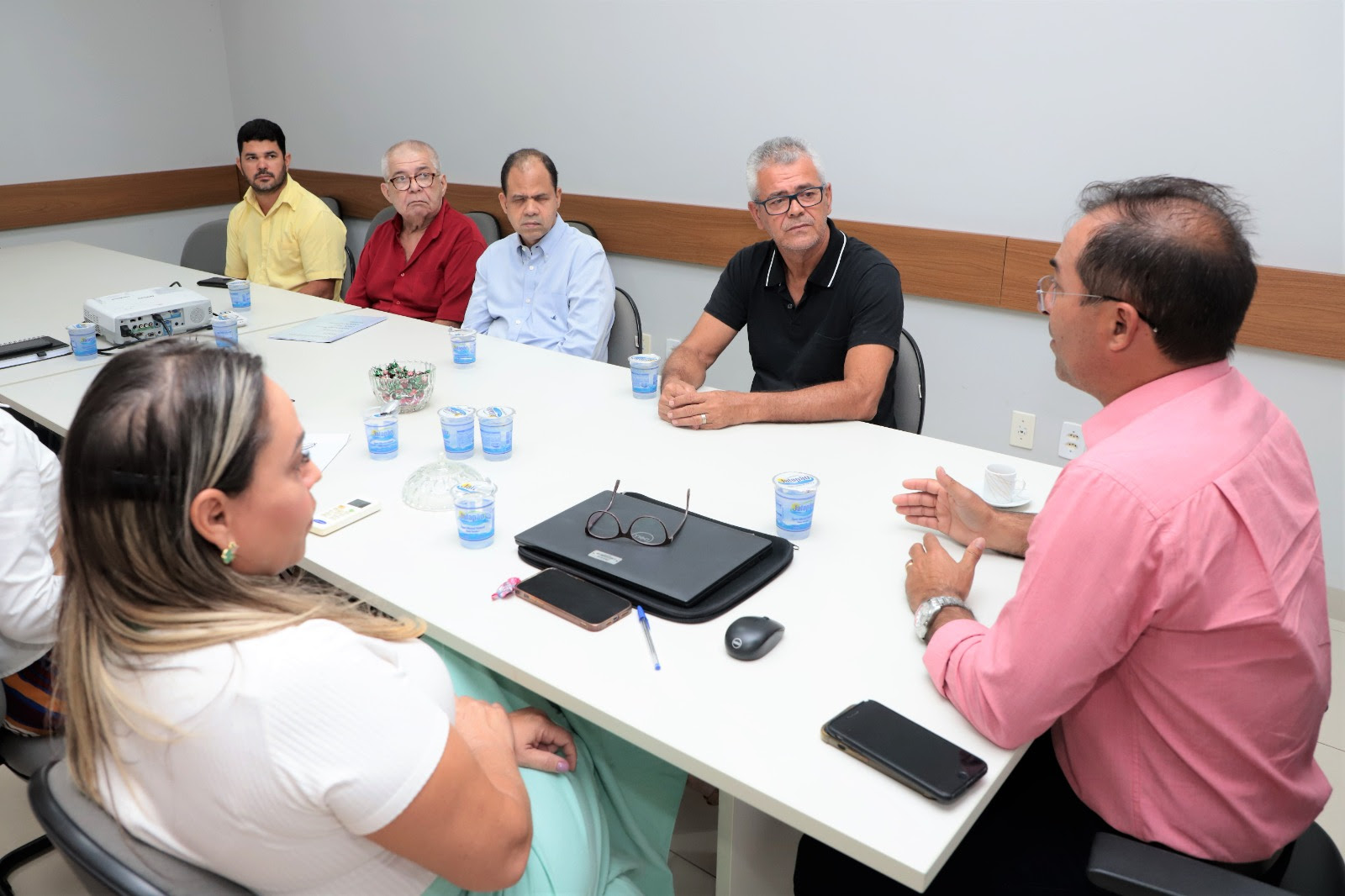 Minuta do projeto de lei do PCCR foi entregue a todas as categorias em abril, segundo o prefeito