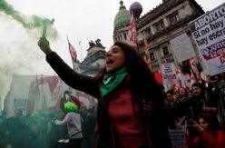 La revolución feminista es latinoamericana: del pañuelo verde por el aborto a la denuncia de los feminicidios