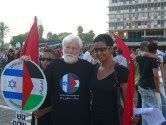 Gush Shalom founder Avnery at a 2006 Communist party rally