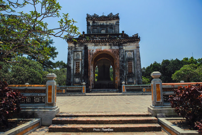 Lăng mộ của vua có 103 bà vợ ở Việt Nam