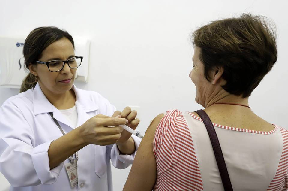 ICTQ - Urgente: vacinação contra Covid-19 começa em 15 de dezembro no SUS