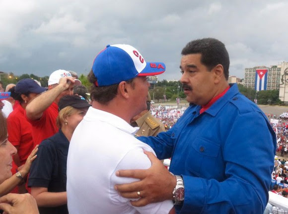El Presidente venezolano Nicolás Maduro saludó a los “Cinco Héroes” cubanos. Foto: Miraflores
