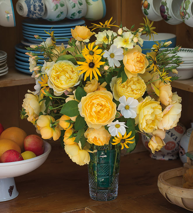 TIPS FOR KEEPING CUT GARDEN ROSES FRESH DAE_Rose_Charlotte_Darwin,_Cosmos_and_Rud_Arrange