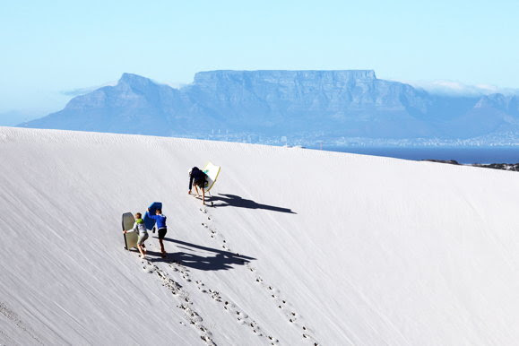 Sand boarden in Zuid-Afrika | © iStock - heidijpix