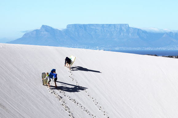 Sand boarden in Zuid-Afrika | © iStock - heidijpix
