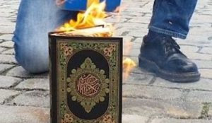 Sweden: Police try to stop people from burning Qur’an in honor of teacher beheaded over Muhammad cartoon