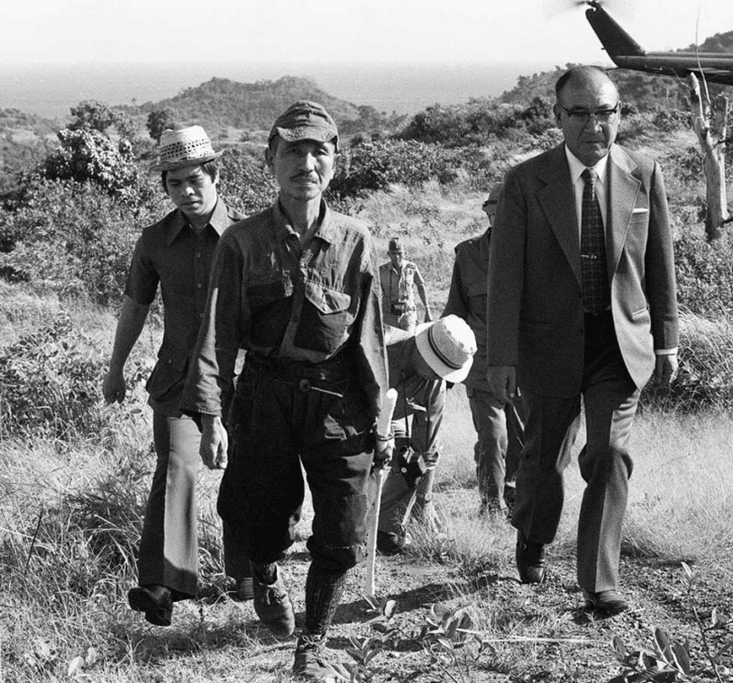 20. An Imperial Japanese Army                                  intelligence officer, who fought in                                  World War II, Hiroo Onoda never                                  surrendered in 1945. Until 1974, for                                  almost 30 years, he held hisposition                                  in the Philippines. His former                                  commander traveled from Japan to                                  personally issue orders relieving him                                  from duty in 1974.