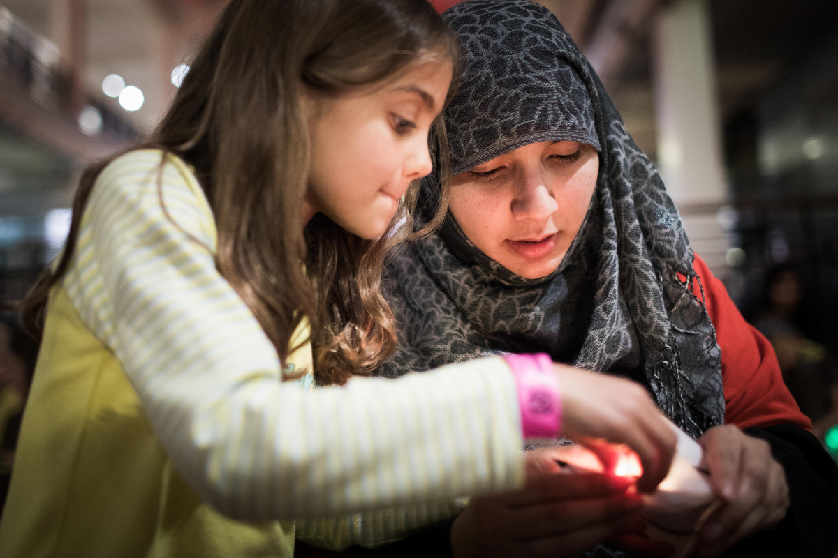 Image of mother and child at an Early Birds event