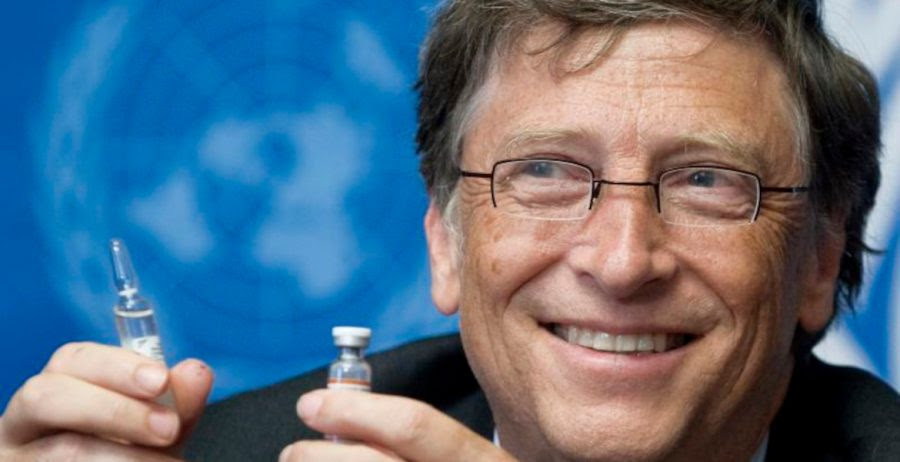 Bill Gates med vaccinspruta. Foto: Jean-Marc Ferr för FN i Geneve. Licens: CC BY-NC-ND 2.0