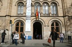 Falsos profesores asociados ganan la batalla a la Universitat de Barcelona: deberán ser contratados como indefinidos