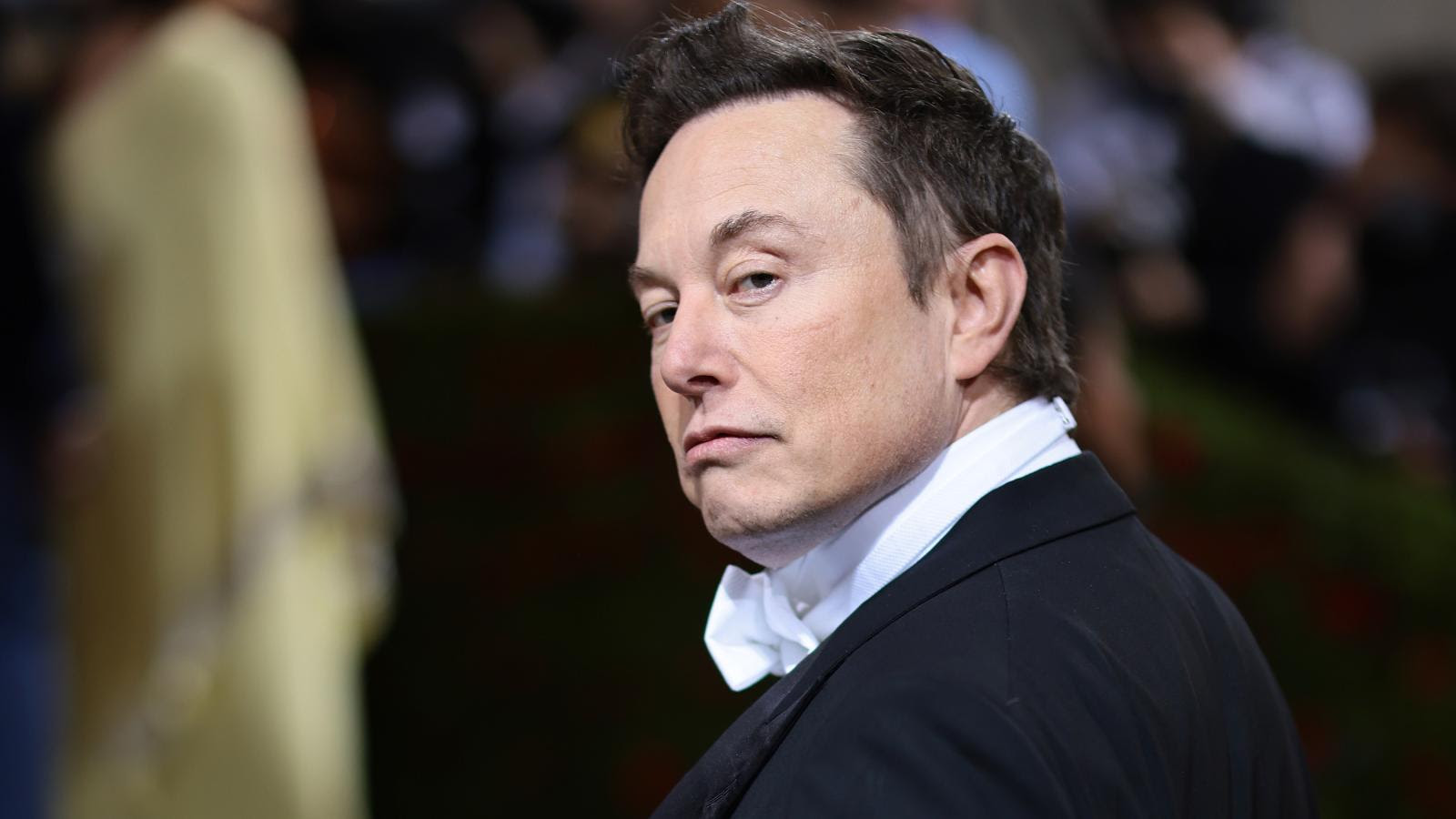 Musk says Twitter deal on hold   Musk%202