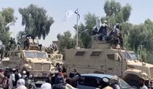 Afghanistan: Taliban hold military parade with US equipment