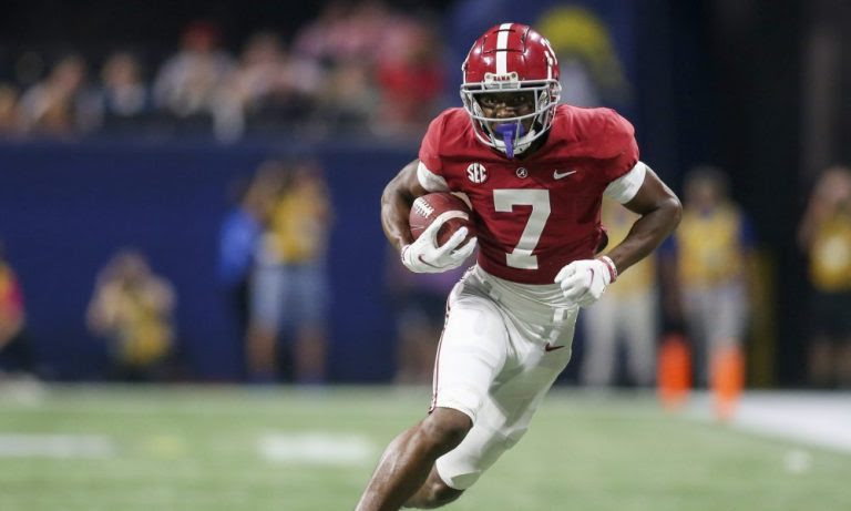 Ja'Corey Brooks (#7) with a catch and run for Alabama in 2021 Cotton Bowl versus Cincinnati