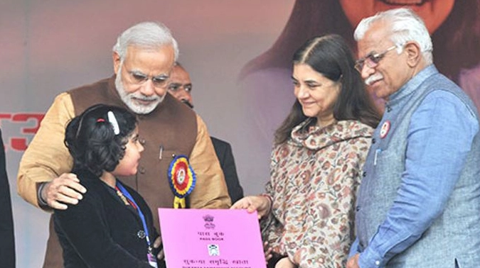 Maneka Gandhi with PM Modi and Haryana CM Manohar Khattar at the launch of the ‘Beti Bachao’ campaign. (Photo Courtesy: Wikimedia Commons)