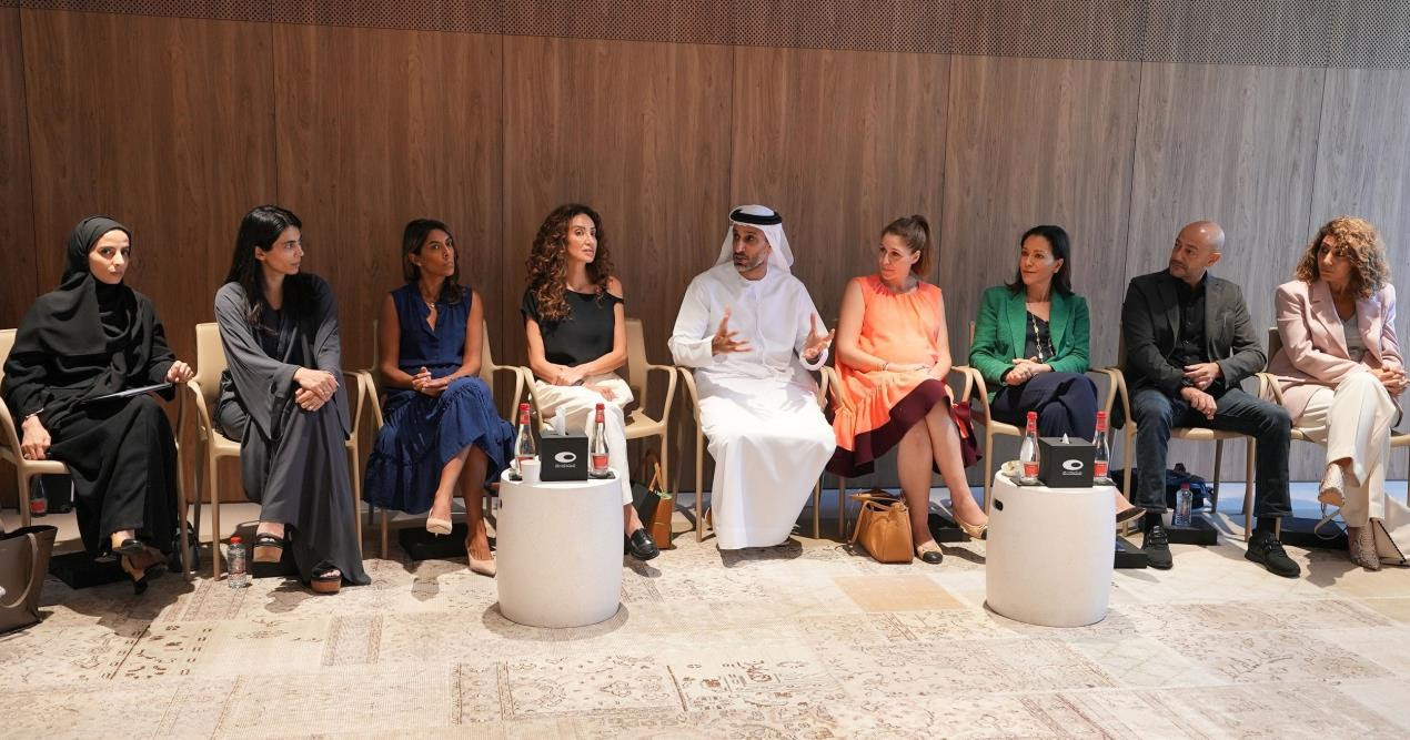 صور من اجتماع برنامج زمالة دبي للمستقبل (2)