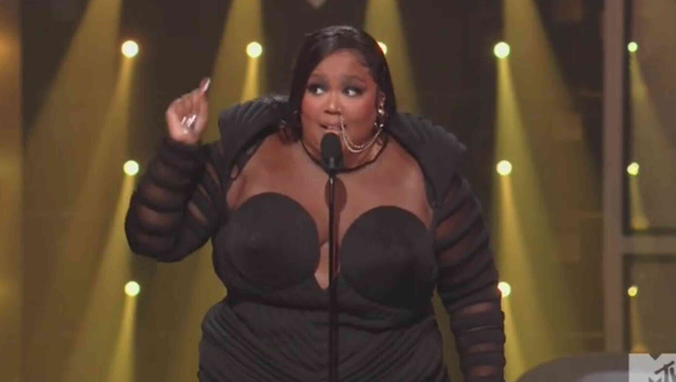 Lizzo Claims She's Oppressed For Having To Walk All The Way On Stage For This Stupid Award That Isn’t Even Edible