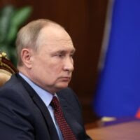 Russia defaults on debt