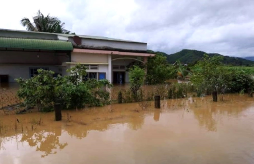 Mưa không ngừng nghá», phá» núi Äà Lạt chìm sâu trong biá»n nưá»c