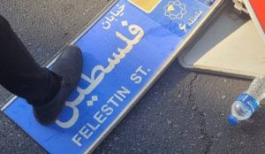 Iran: Protesters tear down Palestine Street sign in Tehran in opposition to mullahs’ funding of jihadis
