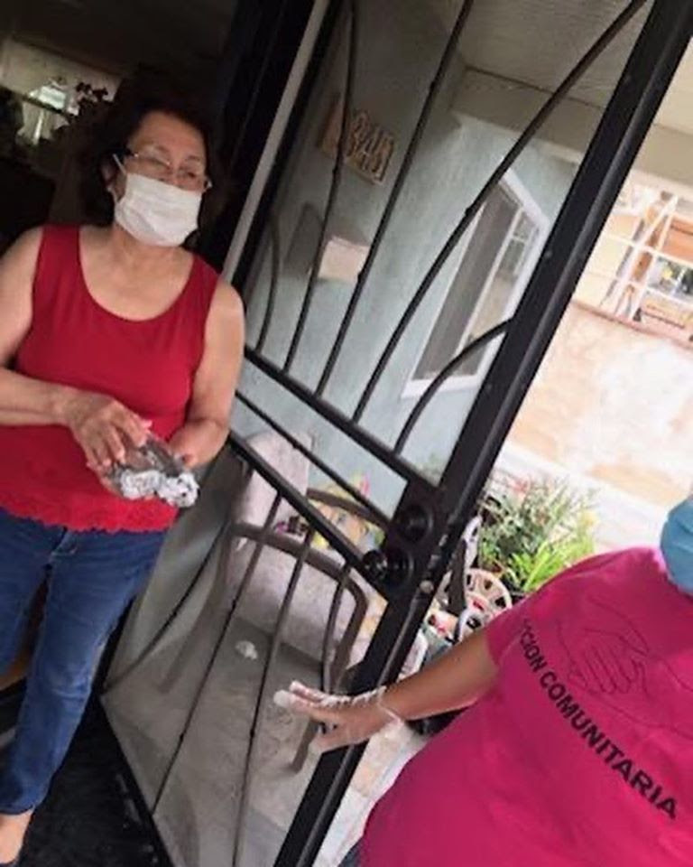 Acción Comunitaria and Tierra Caliente Restaurant, delivered hot
meals to seniors in Cypress Park 5-12-2020 #1
