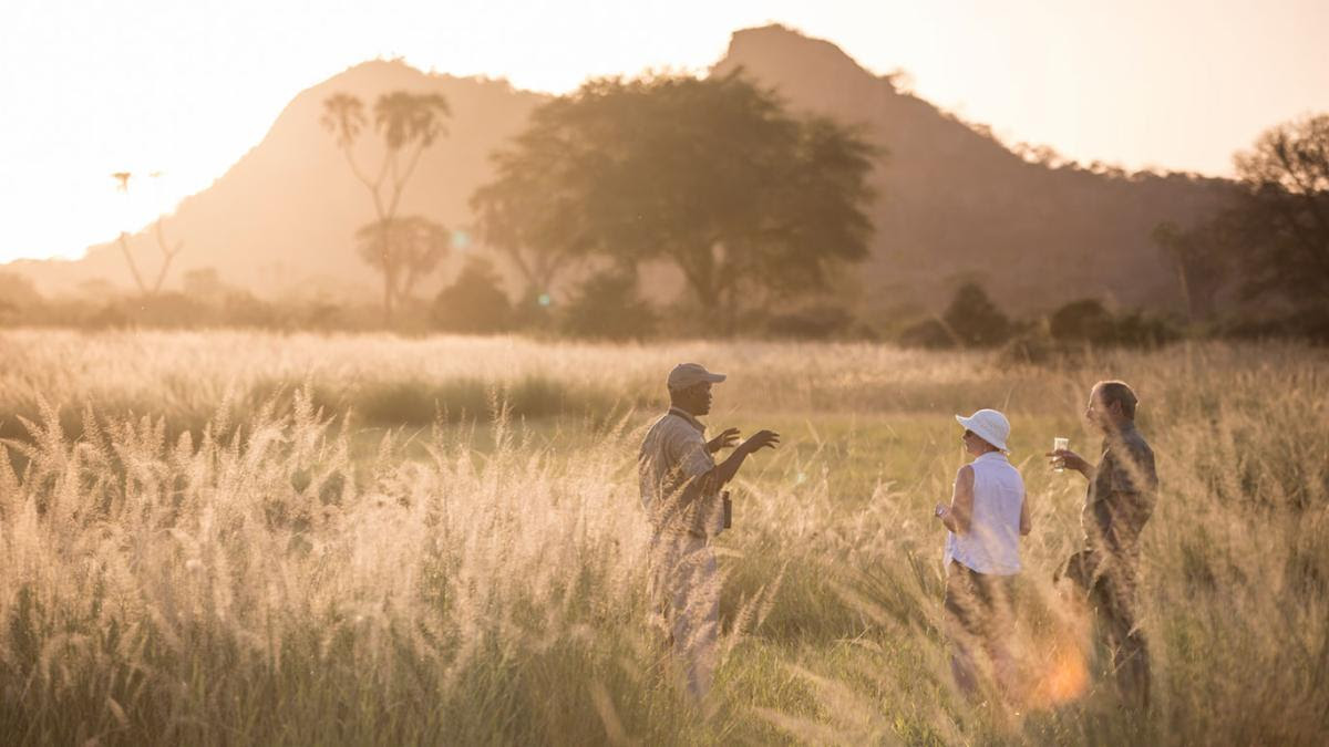 Elsa_s-Kopje---activities---sundowner---family-safari-_c_Silverless-10.jpg