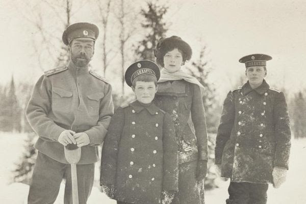 Picture of Tsar Nicholas II and family