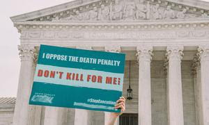 Protesta contra la pena de muerte ante el Tribunal Supremo en Washington D.C., Estados Unidos.