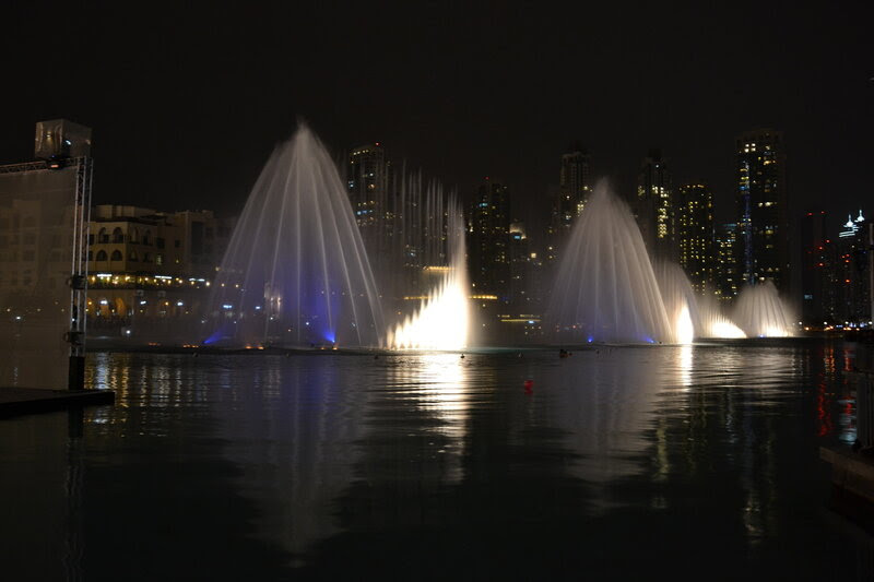 Поющий Дубайский фонтан...