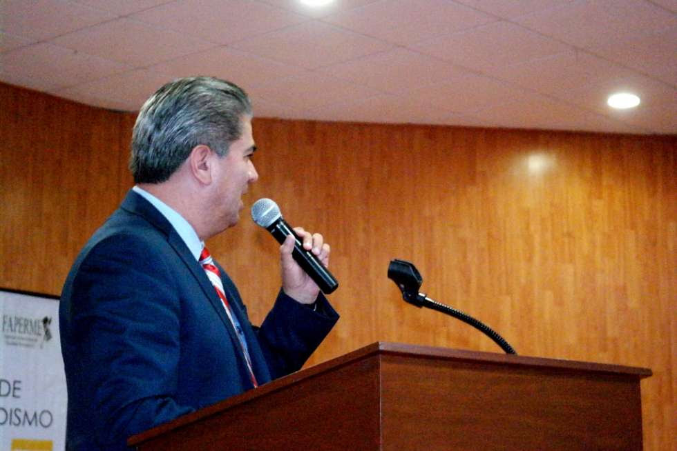 El Rector de la UTN M.C. Noé Molina Rusiles felicitó a los licenciados en periodismo que ingresaron al CONALIPE