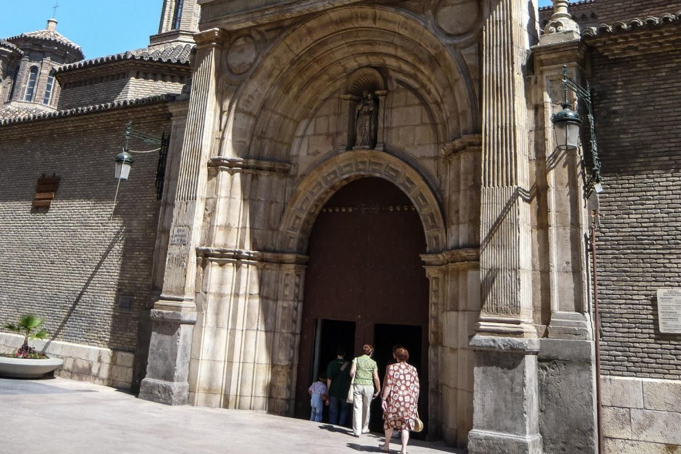 Una querella reabre el debate sobre el papel de los registradores en las inmatriculaciones eclesiásticas