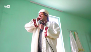Turkey: Directorate of Religious Affairs considering banning imam from preaching because he sings rock music