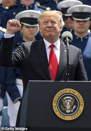 Die Amerikaanse president Donald Trump en Chinese president Xi Jinping (foto) sal na verwagting Saterdag tydens die G20-beraad in Osaka, Japan, met mekaar vergader om die twee lande se handelsoorlog te bespreek