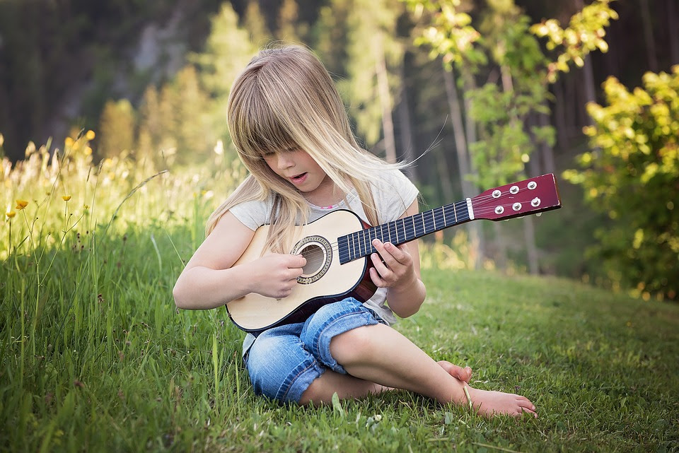 Person, Human, Child, Girl, Blond, Guitar, Music
