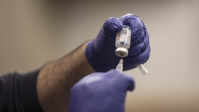 Moderna espera produzir 1,4 bilhão de doses de vacina em 2022