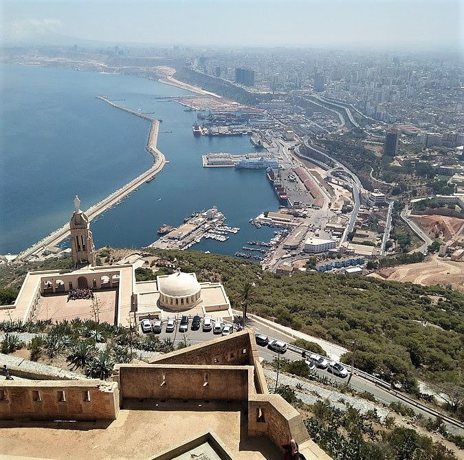  City of Oran, including Santa Cruz citadel and church. (Lilata, Creative Commons)
