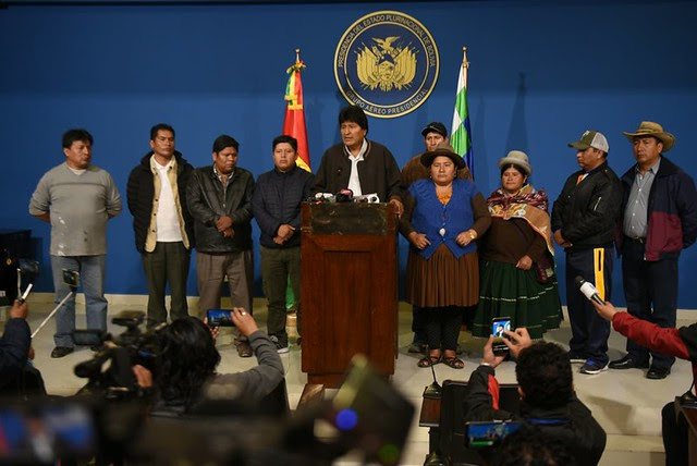 Na manhã deste domingo (10), Evo Morales convocou novas eleições, mas o anúncio não foi suficiente para conter o golpe de Estado / Divulgação/Governo da Bolívia