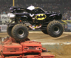 238px-Batman_(truck).jpg (238×195)