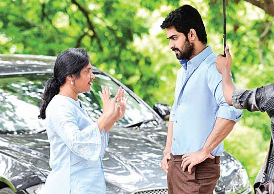 నాన్నపోతే.. చుక్క కన్నీరు కార్చలా