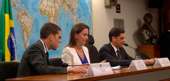 María Machado en el senado de Brasil, donde recibió una contundente respuesta de la senadora Vanessa Grazziotin