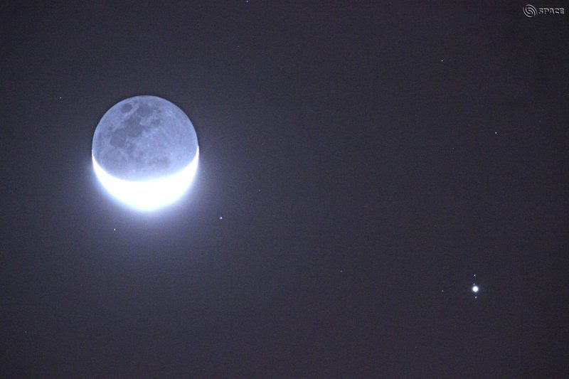 Chander Devgun in New Delhi, India contributed this wonderful shot of the moon and Jupiter on November 25. Notice Jupiter's moons!