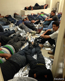 Indocumentados en centro de detención de Texas